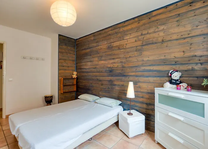 Plain-pied Avec Piscine Tatil Evi Octon